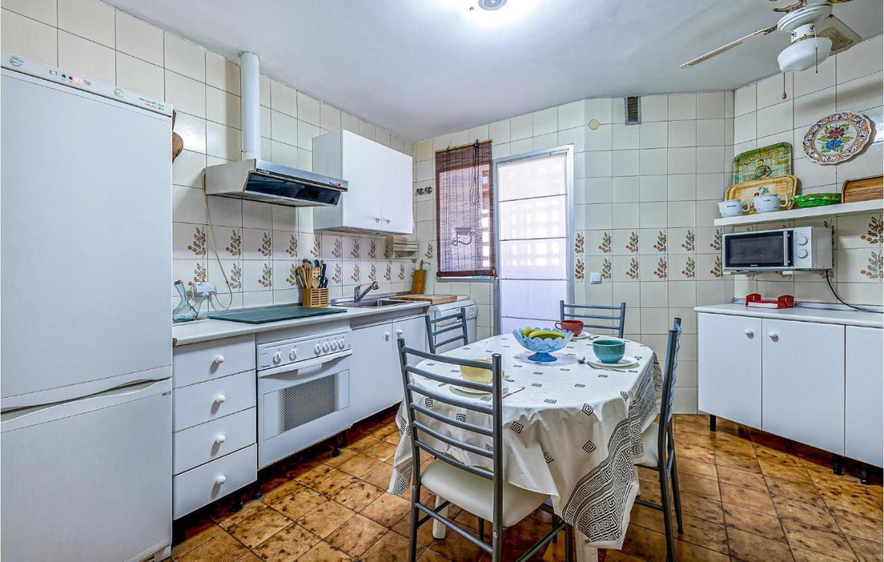4 Bedroom Nice Apartment In Torremolinos Zewnętrze zdjęcie