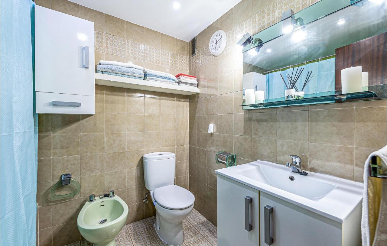 4 Bedroom Nice Apartment In Torremolinos Zewnętrze zdjęcie