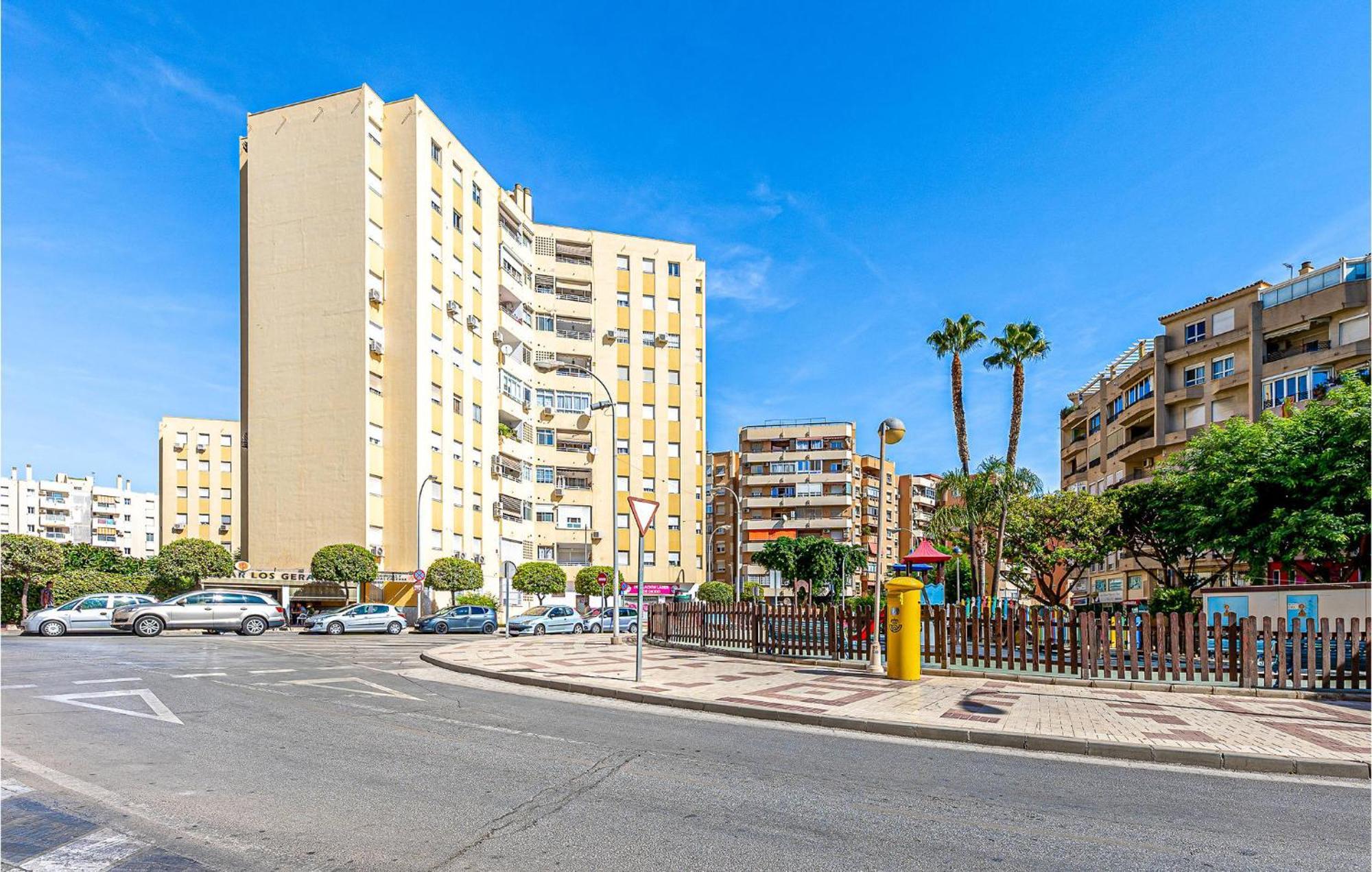 4 Bedroom Nice Apartment In Torremolinos Zewnętrze zdjęcie